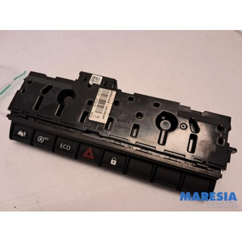 Renault - Master - Panic lighting switch