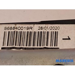 Renault - Master - Front seatbelt, right