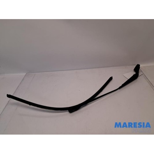 Citroen - C4 Grand Picasso - Front wiper arm
