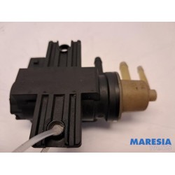 Renault - Master - Vacuum valve