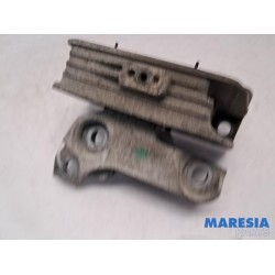 Renault - Master - Engine mount