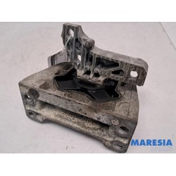 Renault - Master - Engine mount