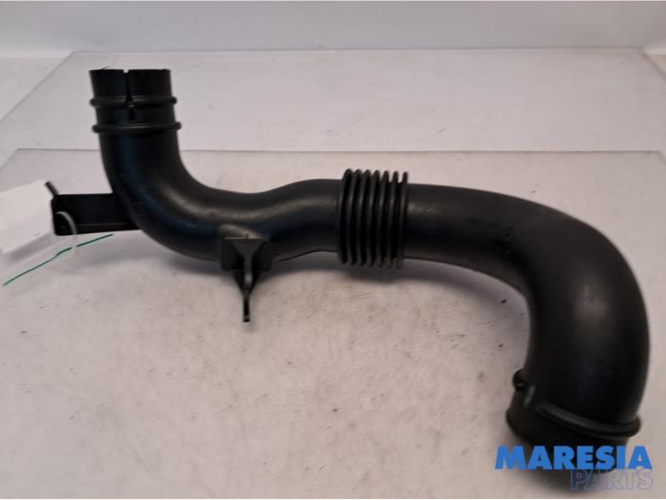 Renault - Master - Air intake hose