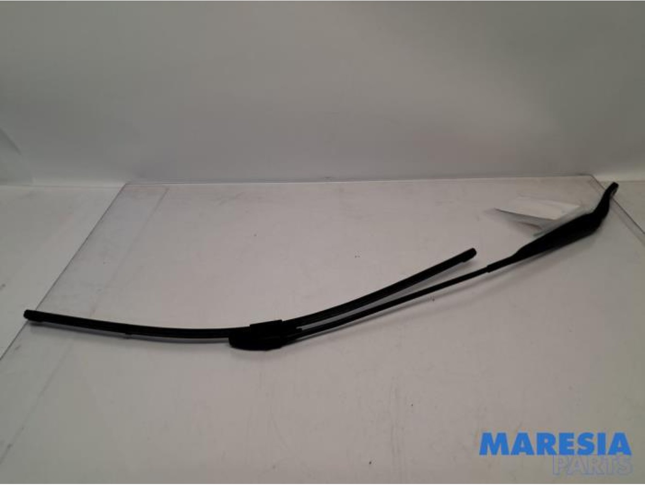 Renault - Master - Front wiper arm