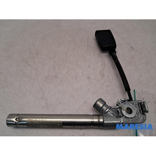 Citroen - C4 Grand Picasso - Seatbelt tensioner, right