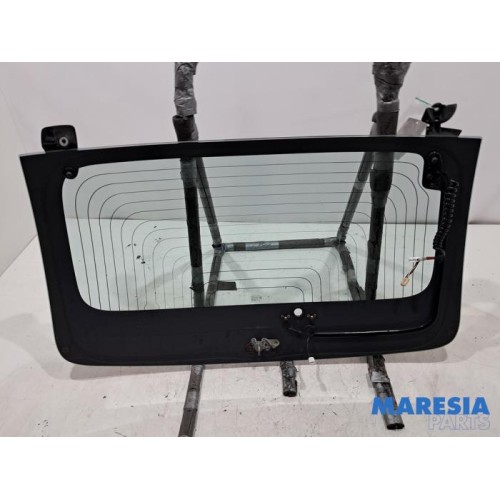 Peugeot - 107 - Rear window