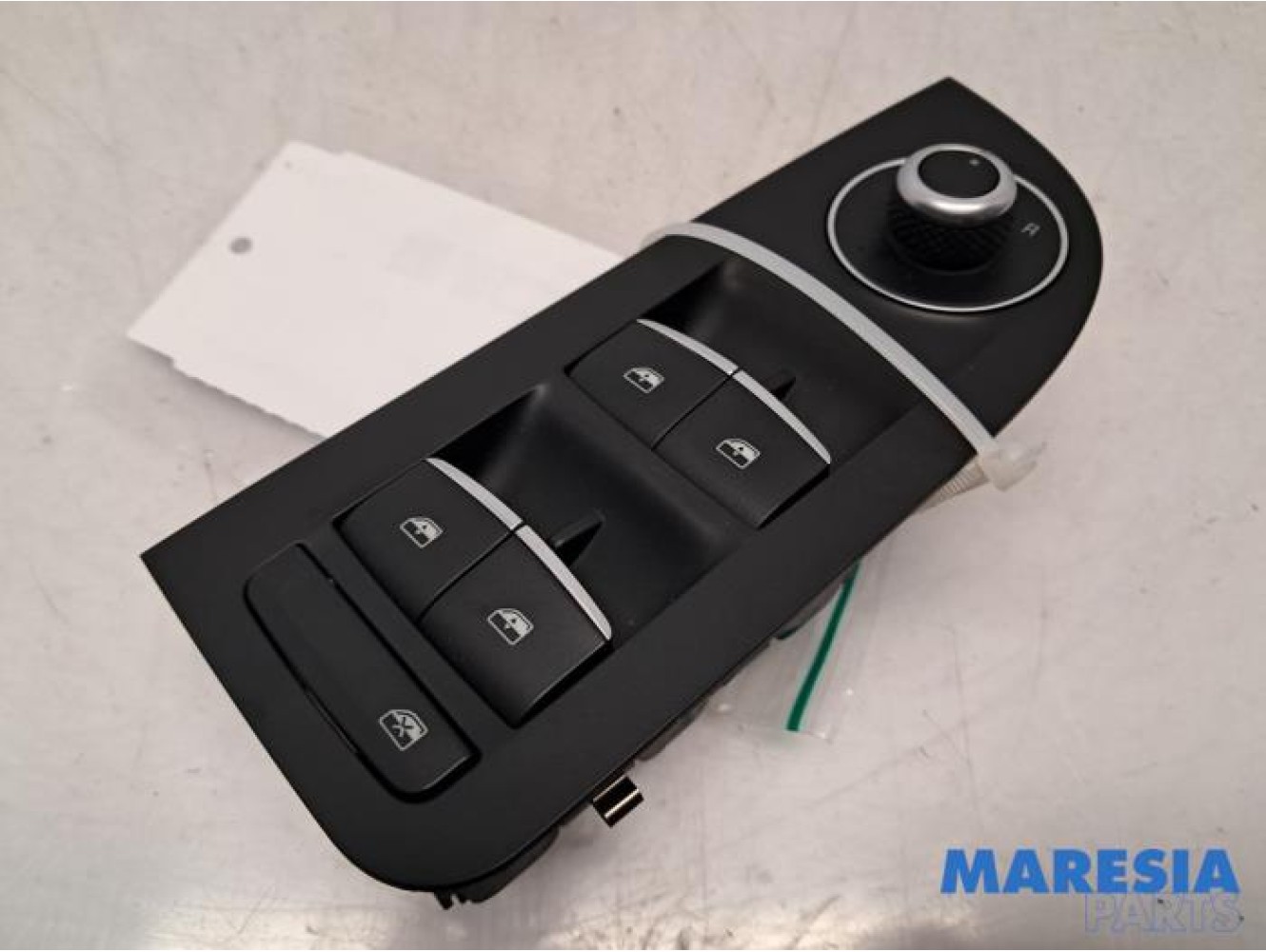 Alfa Romeo - Giulia - Multi-functional window switch