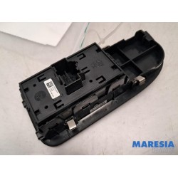 Alfa Romeo - Giulia - Electric window switch