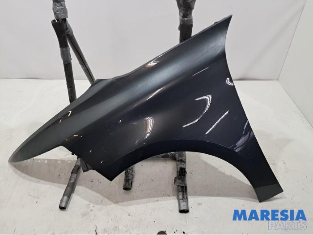 Citroen - C4 Picasso - Front wing, left