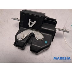 Fiat - 500 - Tailgate lock mechanism