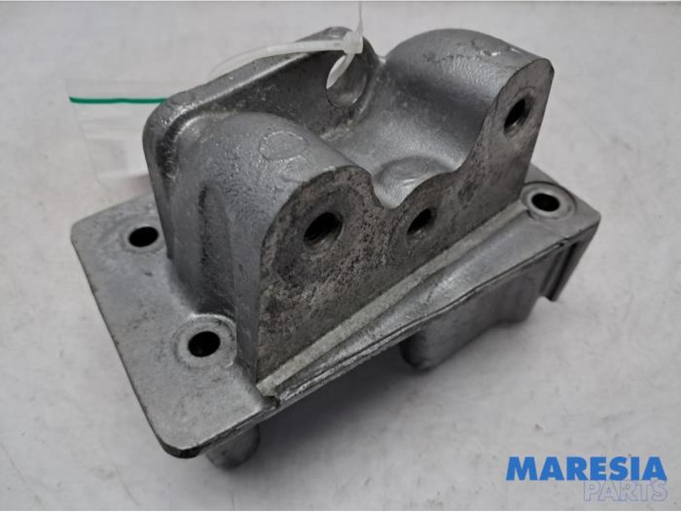 Alfa Romeo - Mito - Engine mount