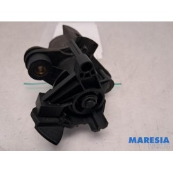 Peugeot - 107 - Tailgate lock mechanism