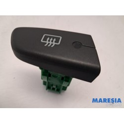Peugeot - 107 - Rear window heating switch