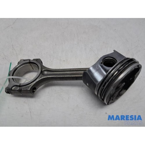 Renault - Clio - Connecting rod