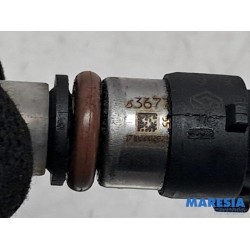 Renault - Clio - Injector (petrol injection)