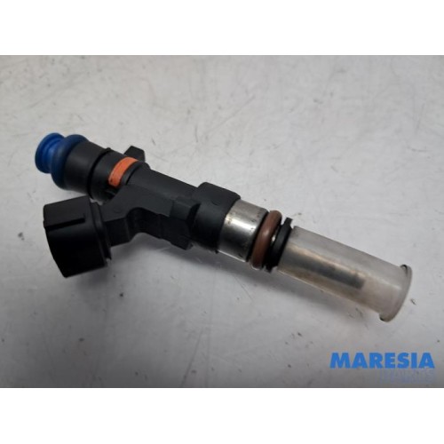 Renault - Clio - Injector (petrol injection)