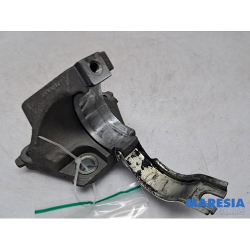 Renault - Clio - Support (miscellaneous)
