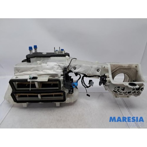 Citroen - C4 Picasso - Heater housing