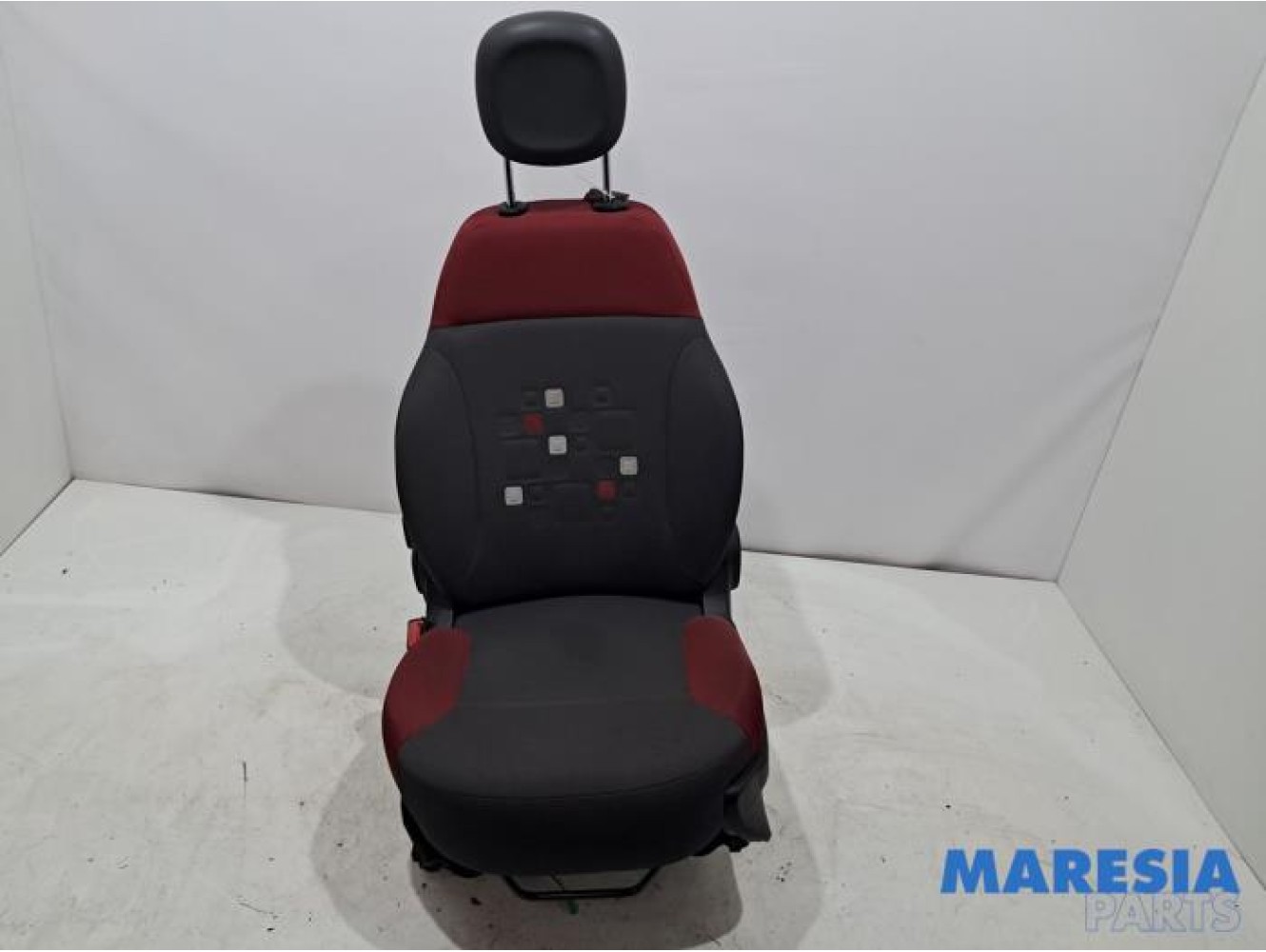 Fiat - Panda - Seat, left