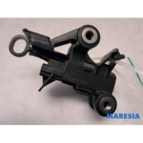 Citroen - C1 - Tailgate lock mechanism