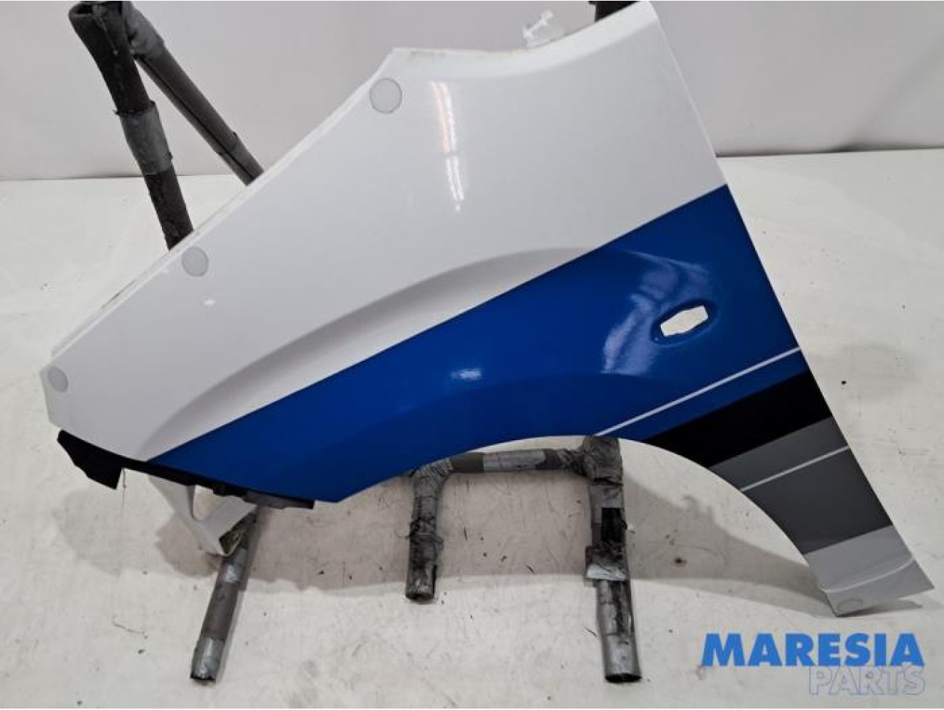 Peugeot - Partner - Front wing, left