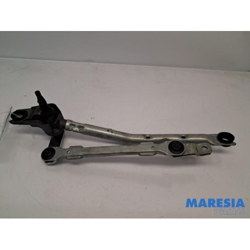 Peugeot - 107 - Wiper mechanism