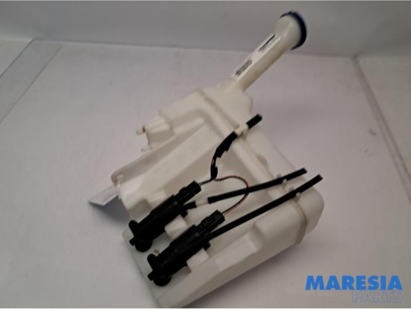 Peugeot - 107 - Front windscreen washer reservoir