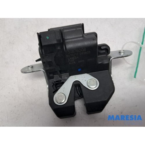 Fiat - Panda - Tailgate lock mechanism