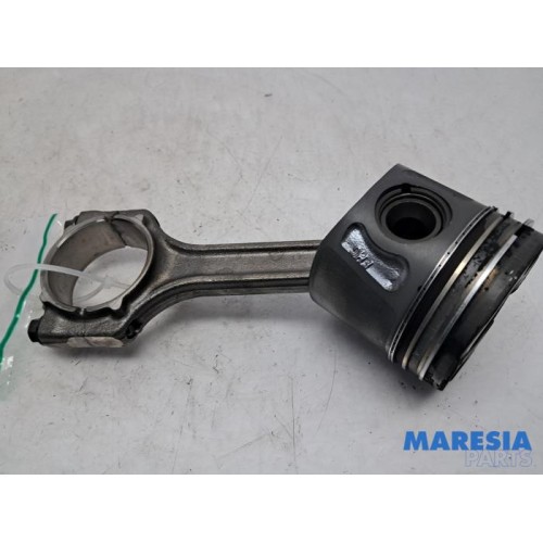 Fiat - Doblo - Connecting rod