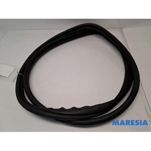 Fiat - Panda - Front door seal 4-door, right