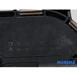 Citroen - C4 Picasso - Front wiper motor