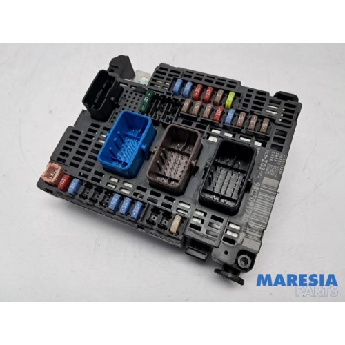Citroen - C4 Picasso - Fuse box