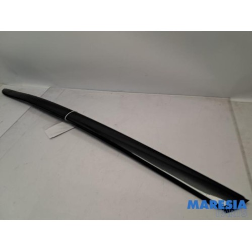 Citroen - C4 Picasso - Frontscreen frame