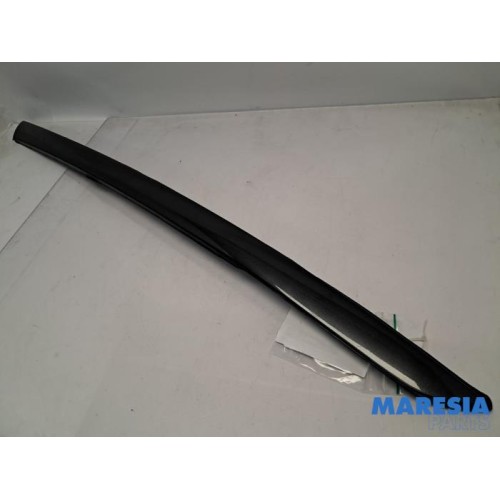 Citroen - C4 Picasso - Frontscreen frame