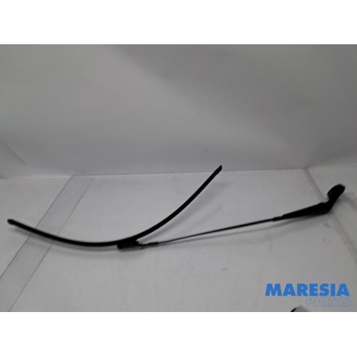 Citroen - C4 Picasso - Front wiper arm