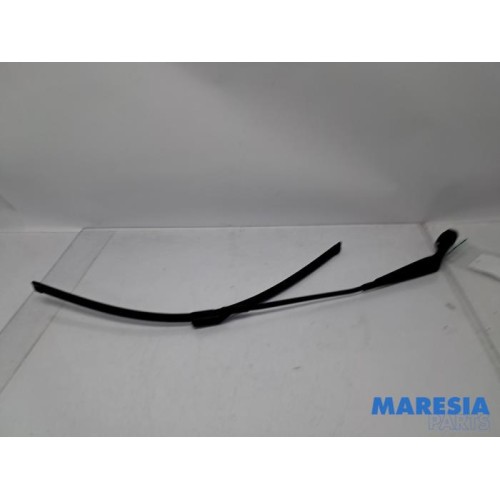 Citroen - C4 Picasso - Front wiper arm