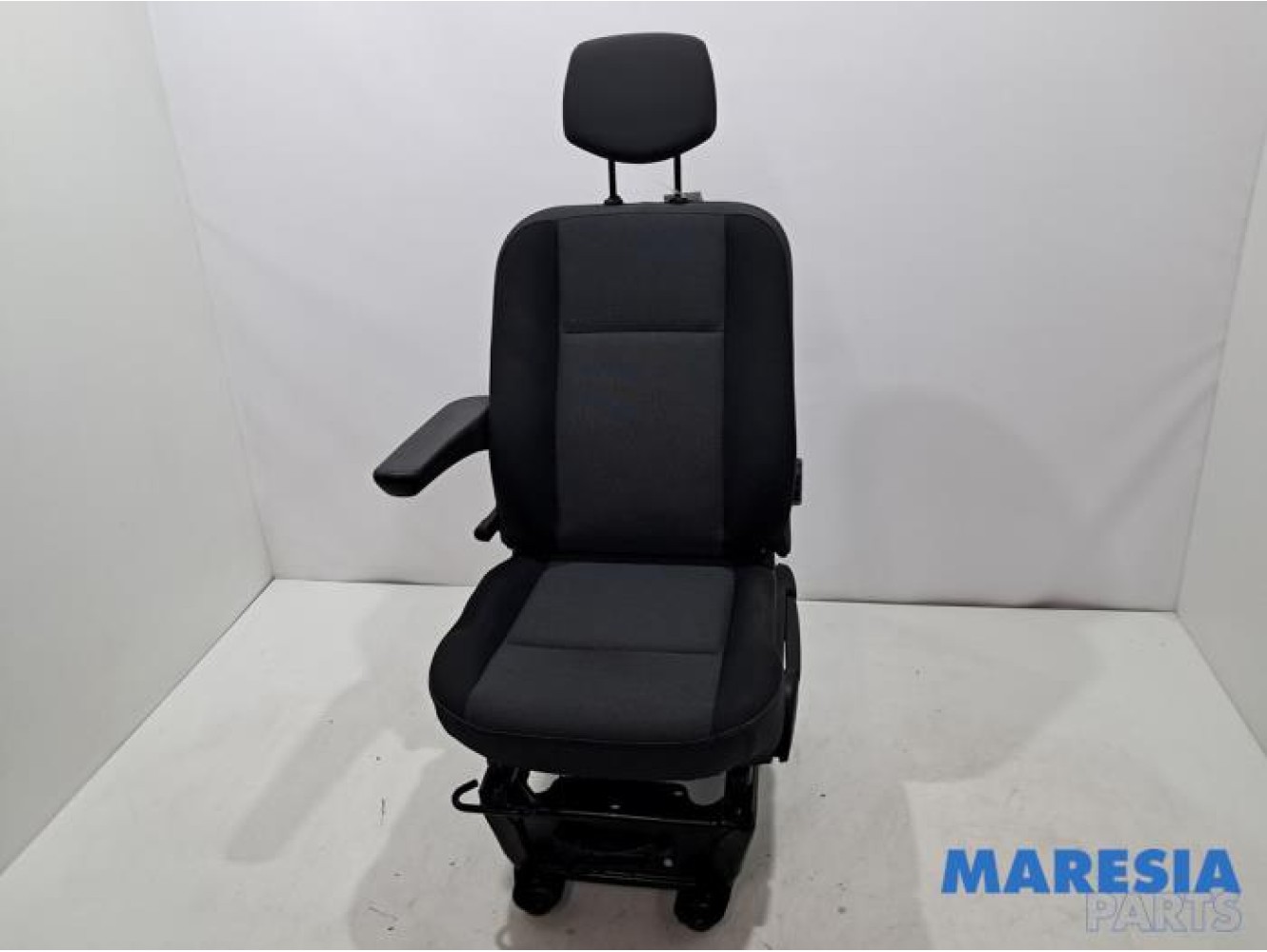 Renault - Master - Seat, left