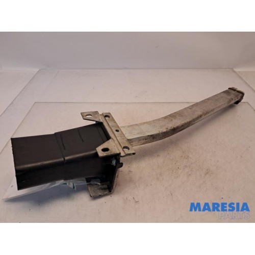 Citroen - C4 Picasso - Front part support