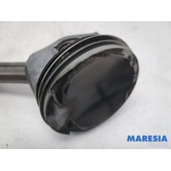 Renault - Clio - Connecting rod