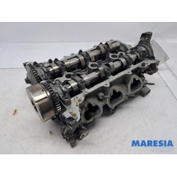 Renault - Clio - Cylinder head