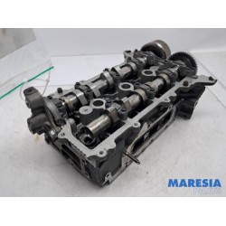 Renault - Clio - Cylinder head