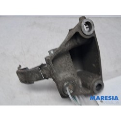 Renault - Clio - Support (miscellaneous)