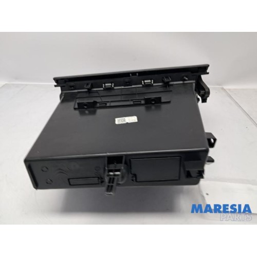 Peugeot - Partner - Glovebox