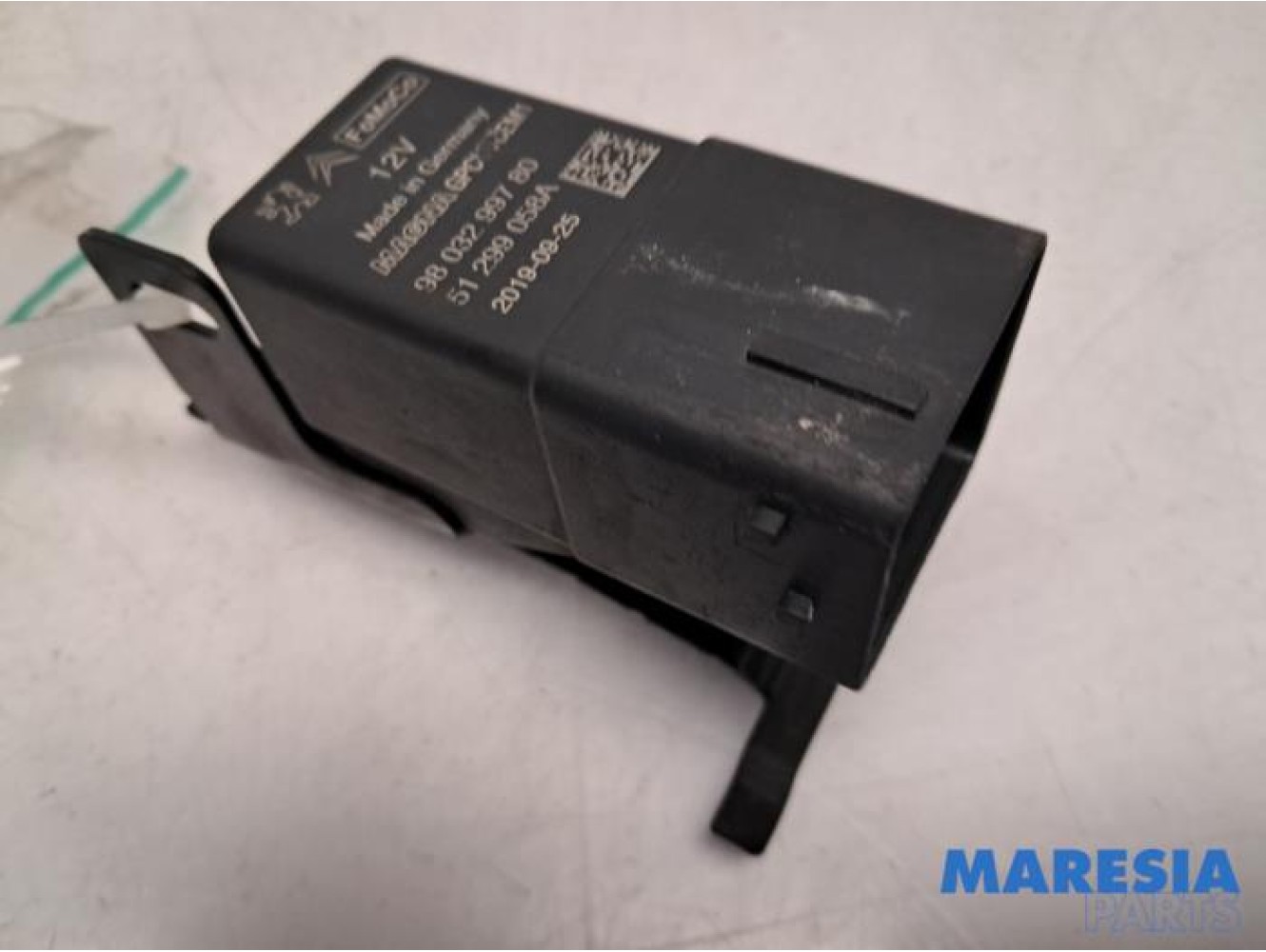 Peugeot - Partner - Glow plug relay