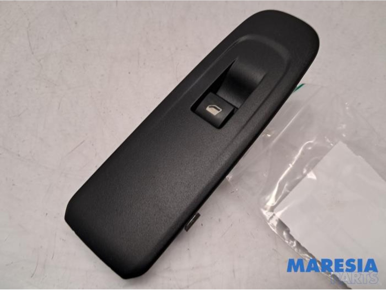 Peugeot - Partner - Electric window switch