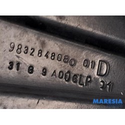 Peugeot - Partner - Sliding door roller, right