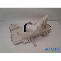Peugeot - Partner - Front windscreen washer reservoir