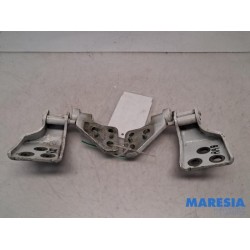 Peugeot - Partner - Rear door hinge, right