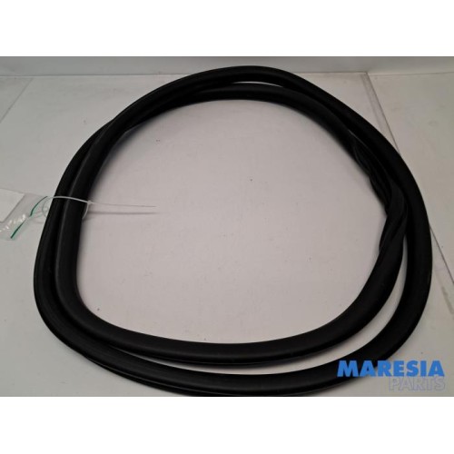 Peugeot - Partner - Sliding door seal, right