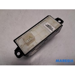 Peugeot - 208 - Panneau de commandes navigation